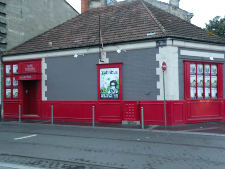  café théâtre l'abribus